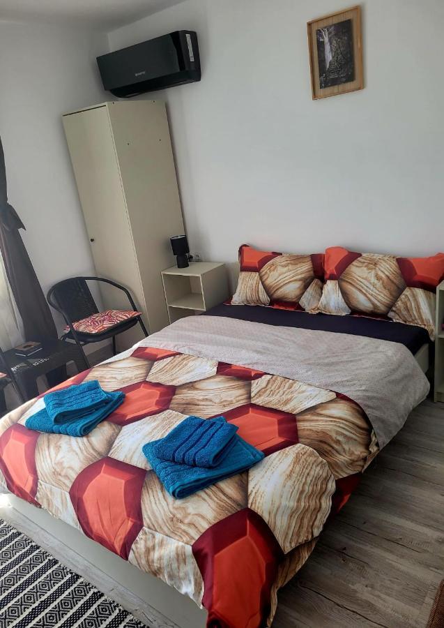 מלון Orşova Casa Ema מראה חיצוני תמונה